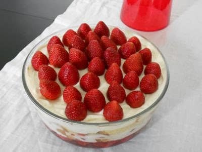 Taça de frutas (trifle)